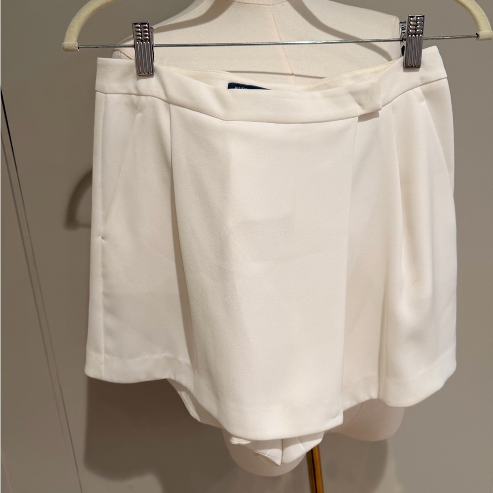 Vince Cream Women's Skorts